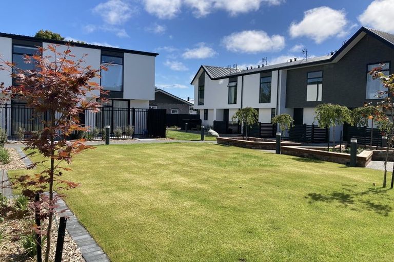 Photo of property in 2/12 New Brighton Road, Shirley, Christchurch, 8061