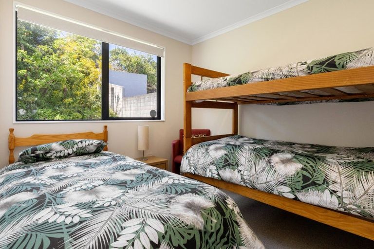 Photo of property in 1/202 Lake Terrace, Waipahihi, Taupo, 3330