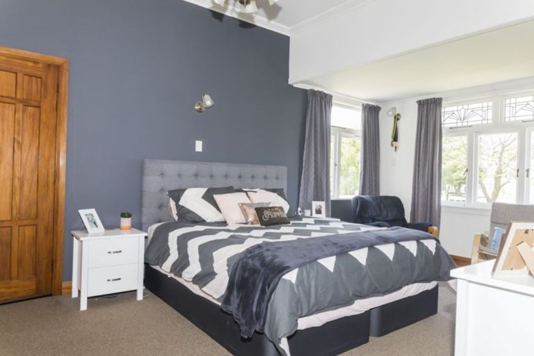 Photo of property in 9 Seddon Street, Dannevirke, 4930