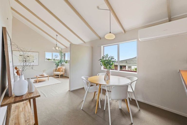 Photo of property in 1/34 Shanaway Rise, Hillcrest, Auckland, 0627