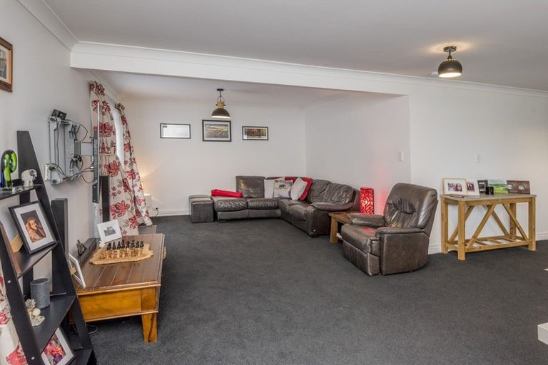 Photo of property in 121 Hokio Beach Road, Levin, 5510