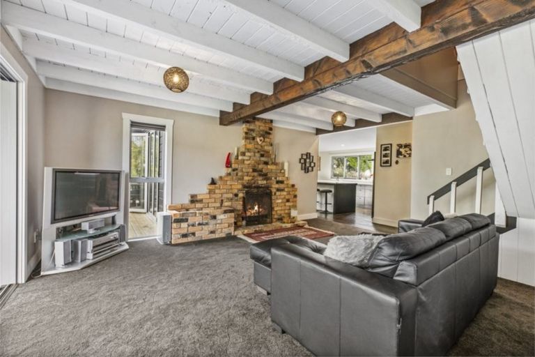 Photo of property in 350 Clifton Road, Whitford, Howick, 2571