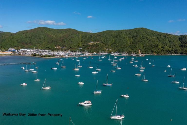 Photo of property in 21 Amelia Crescent, Waikawa, Picton, 7220