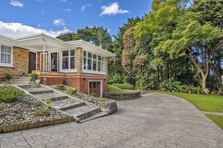 Photo of property in 2 Memorial Drive, Parahaki, Whangarei, 0112