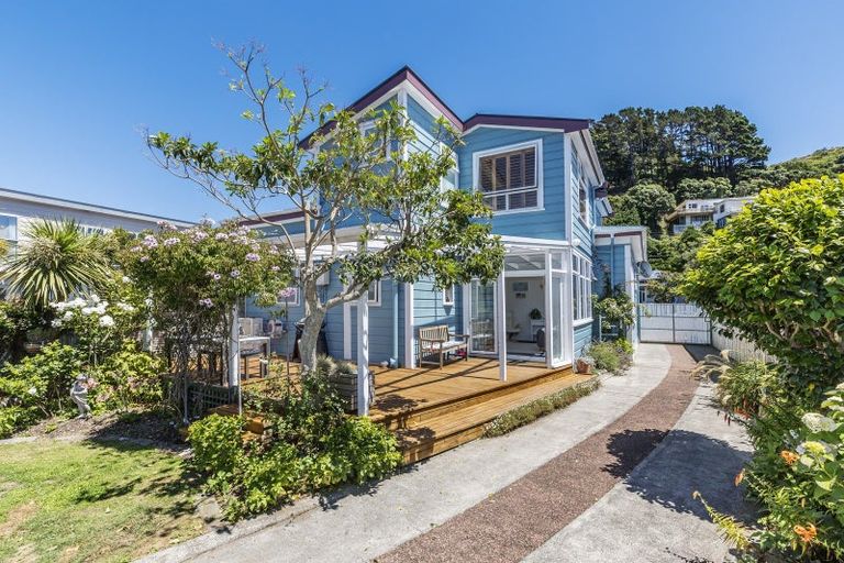 Photo of property in 31 Derwent Street, Island Bay, Wellington, 6023