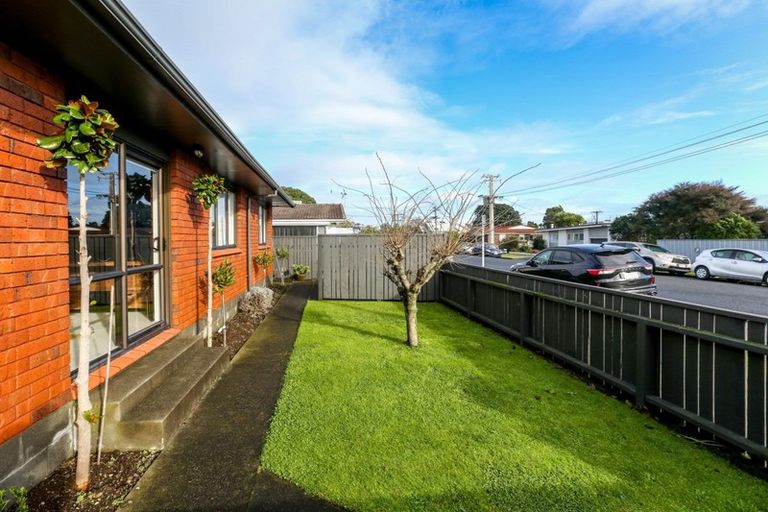 Photo of property in 1/41 Fulford Street, New Plymouth, 4310