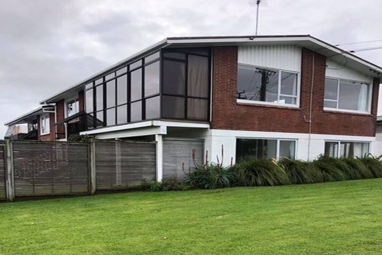 Photo of property in 1/36 Exmouth Road, Northcote, Auckland, 0627