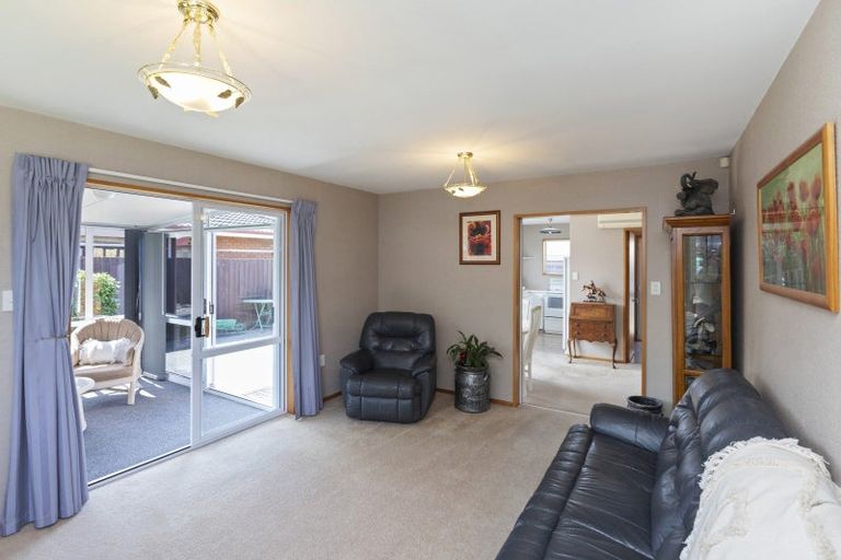 Photo of property in 2/18 Moffett Street, Islington, Christchurch, 8042