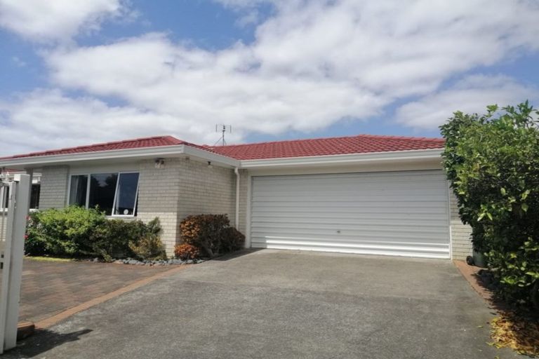 Photo of property in 1/72 Millhouse Drive, Northpark, Auckland, 2013