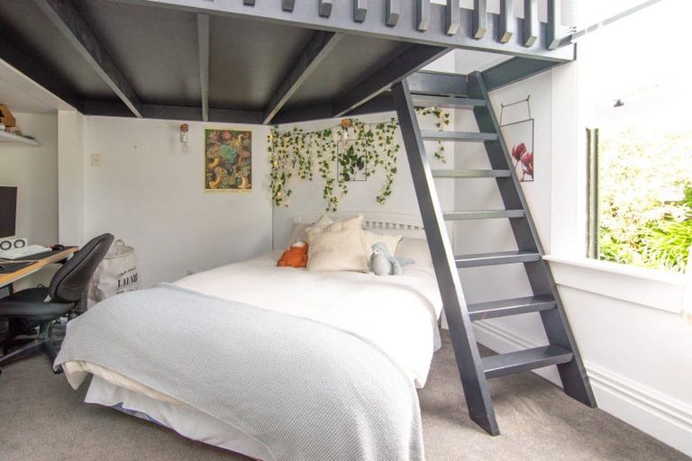 Photo of property in 11 Colombo Street, Hokowhitu, Palmerston North, 4410