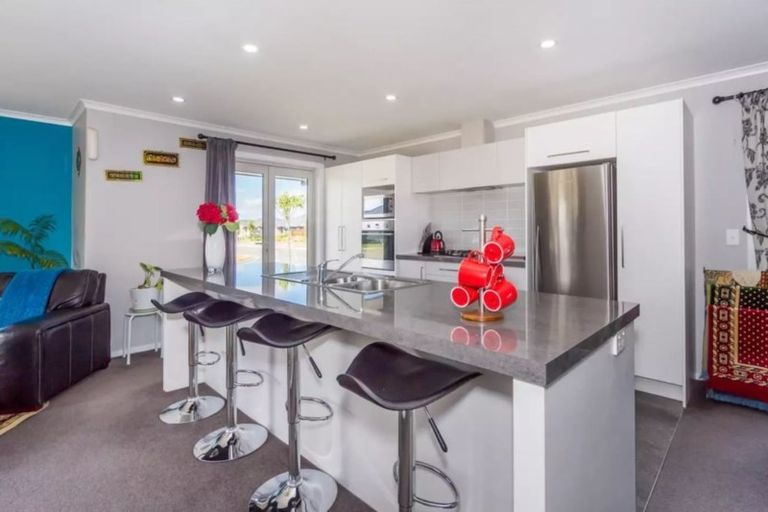 Photo of property in 21 Shillingford Boulevard, Rolleston, 7615