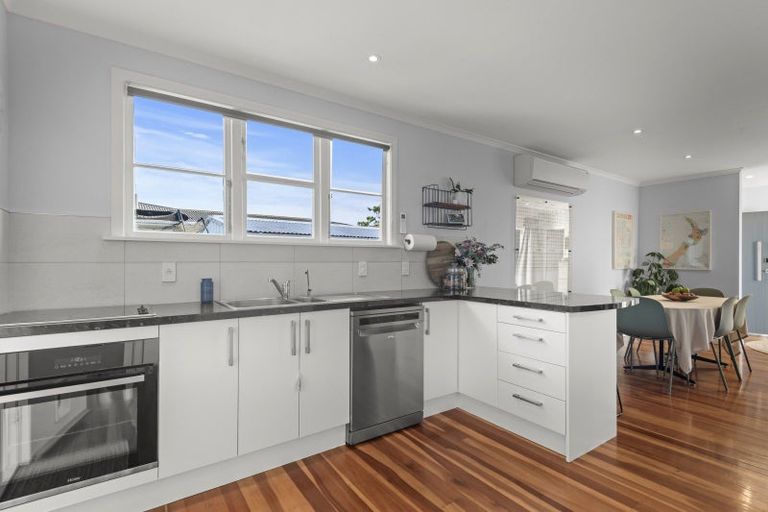 Photo of property in 1 Sinclair Avenue, Highbury, Palmerston North, 4412