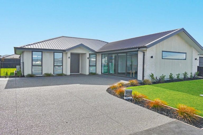 Photo of property in 9 Blue Jacket Drive, Halswell, Christchurch, 8025