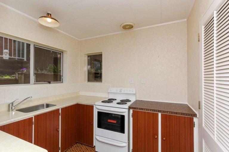 Photo of property in 1/4 Calvert Road, Moturoa, New Plymouth, 4310