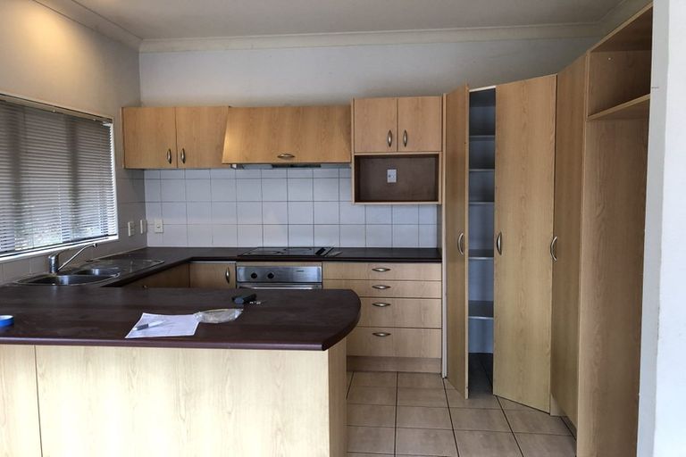 Photo of property in 1/5 Carole Crescent, Pakuranga, Auckland, 2010