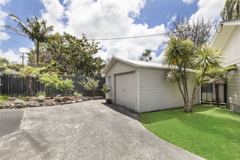 Photo of property in 22 Spargo Road, Massey, Auckland, 0614