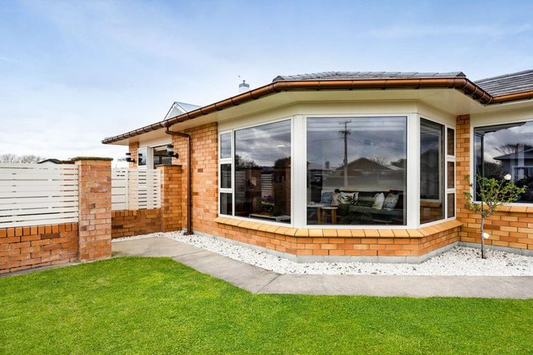 Photo of property in 11 Grey Street, Hawera, 4610