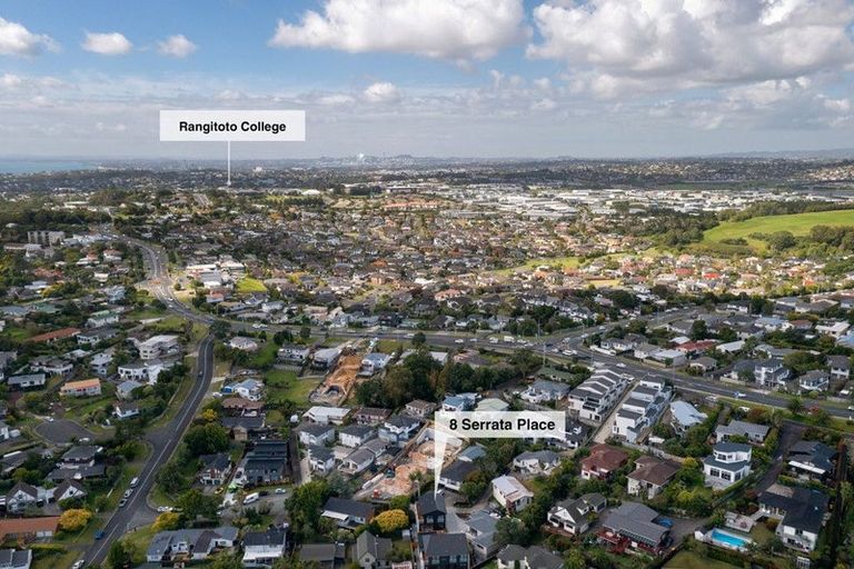 Photo of property in 8a Serrata Place, Browns Bay, Auckland, 0630
