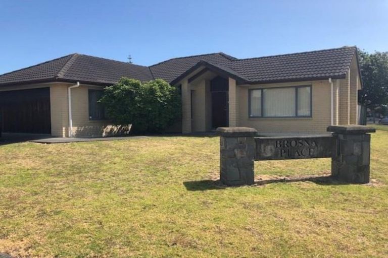 Photo of property in 2 Brosna Place, East Tamaki, Auckland, 2016