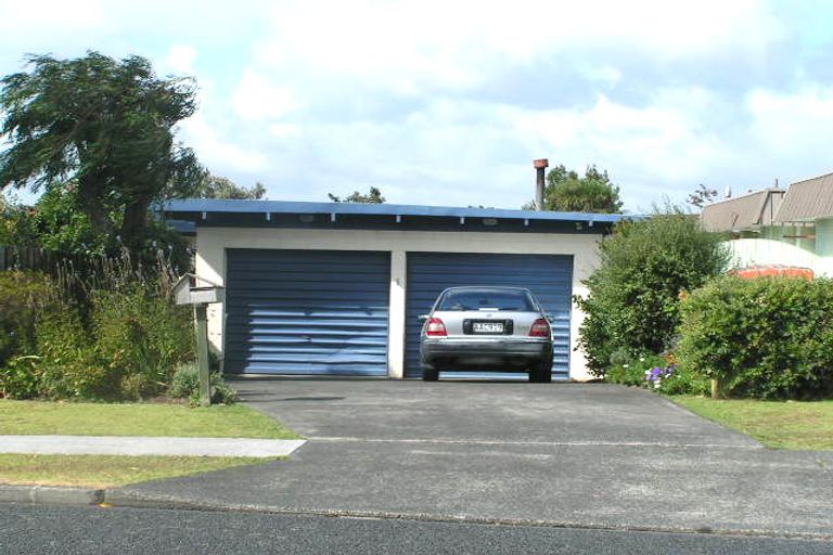 Photo of property in 4 Trevone Place, Forrest Hill, Auckland, 0620