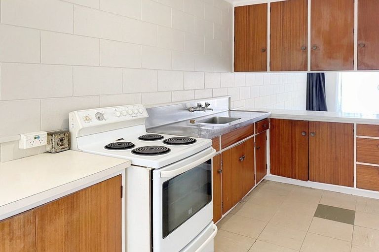 Photo of property in 5 Rolleston Street, Hokowhitu, Palmerston North, 4410