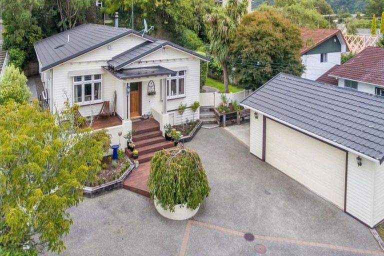Photo of property in 10 Gloucester Street, Silverstream, Upper Hutt, 5019