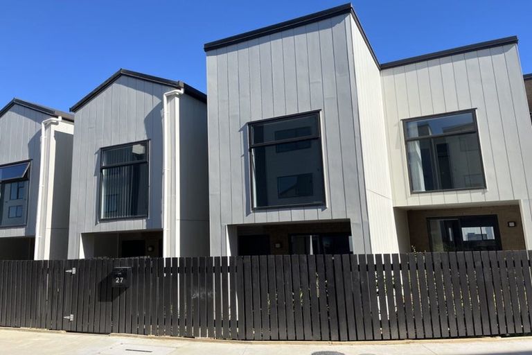 Photo of property in 27 Tukari Lane, Mangere Bridge, Auckland, 2022