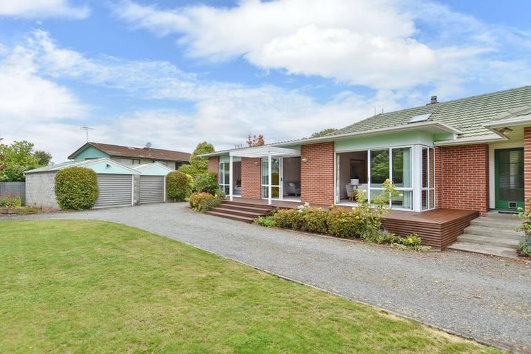 Photo of property in 16 Larch Place, Casebrook, Christchurch, 8051
