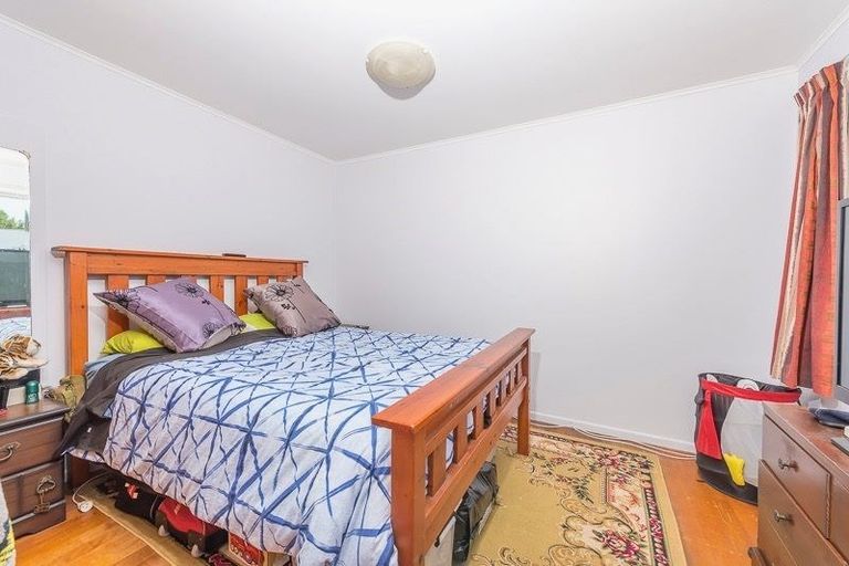 Photo of property in 50 Megan Avenue, Pakuranga Heights, Auckland, 2010