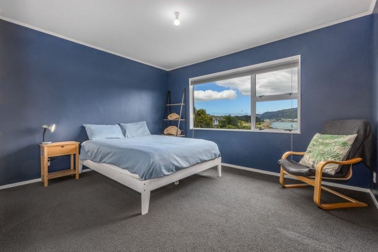 Photo of property in 9 Ayr Place, Papakowhai, Porirua, 5024