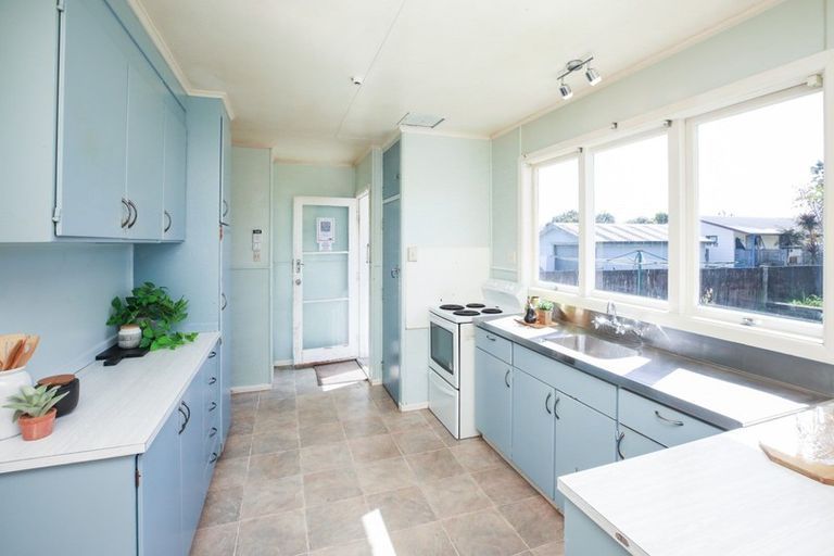 Photo of property in 12 Sunnyside Road, Nawton, Hamilton, 3200