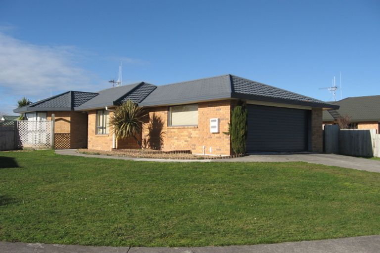 Photo of property in 14 Sandhurst Place, Nawton, Hamilton, 3200