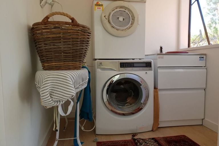 Photo of property in 62 Caton Road, Waitakere, Henderson, 0782