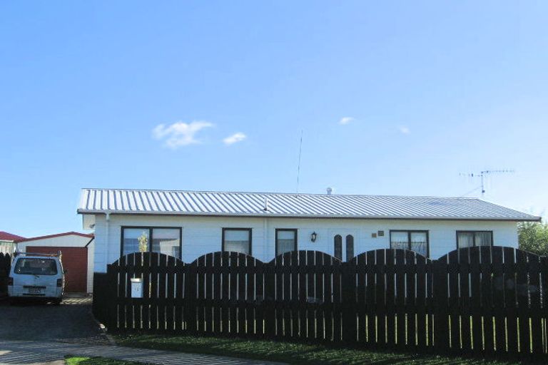 Photo of property in 12 Dennis Taylor Court, Paraparaumu, 5032