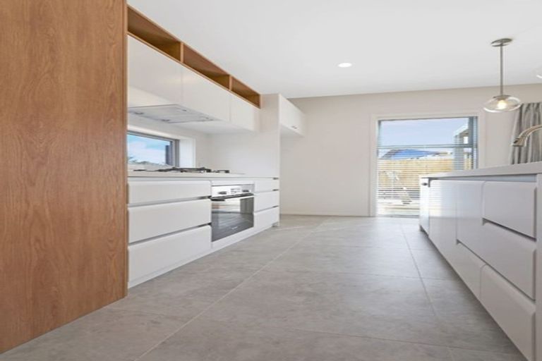 Photo of property in 1/98 Dinsdale Road, Dinsdale, Hamilton, 3204