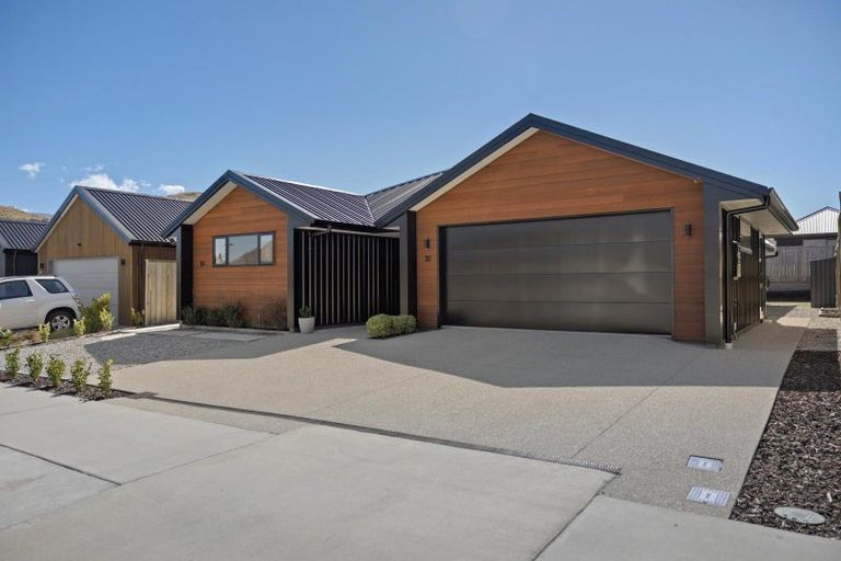 Photo of property in 30 Corriedale Road, Jacks Point, 9371