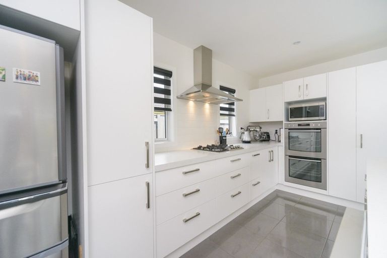 Photo of property in 3 Levi Place, Kelvin Grove, Palmerston North, 4414