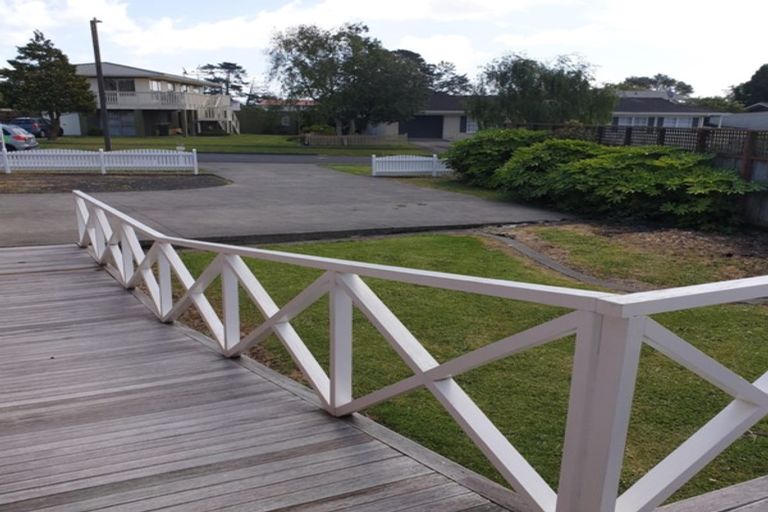 Photo of property in 31 Racecourse Road, Waiuku, 2123