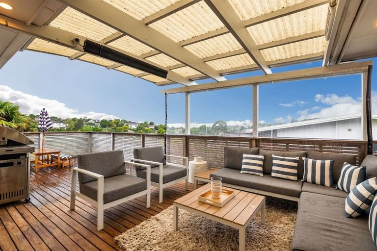 Photo of property in 124 Weatherly Road, Torbay, Auckland, 0630