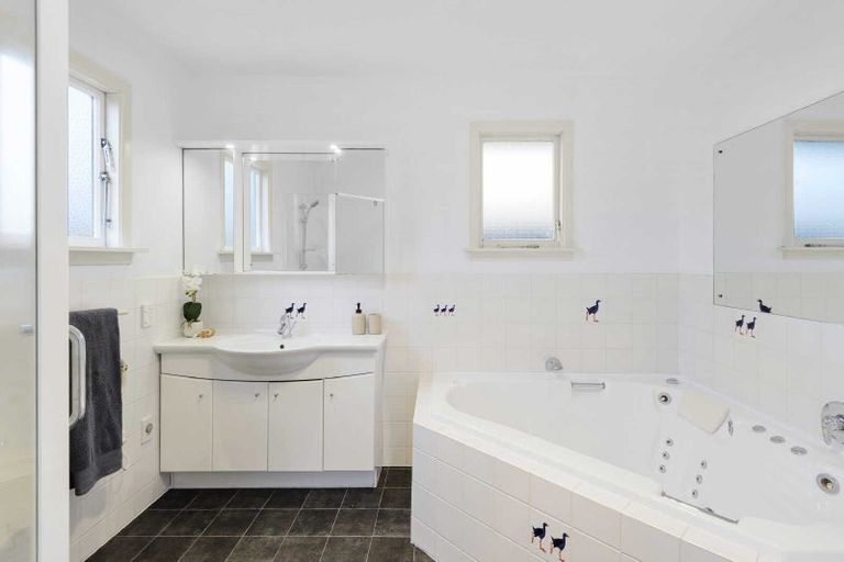 Photo of property in 64 Parkstone Avenue, Ilam, Christchurch, 8041