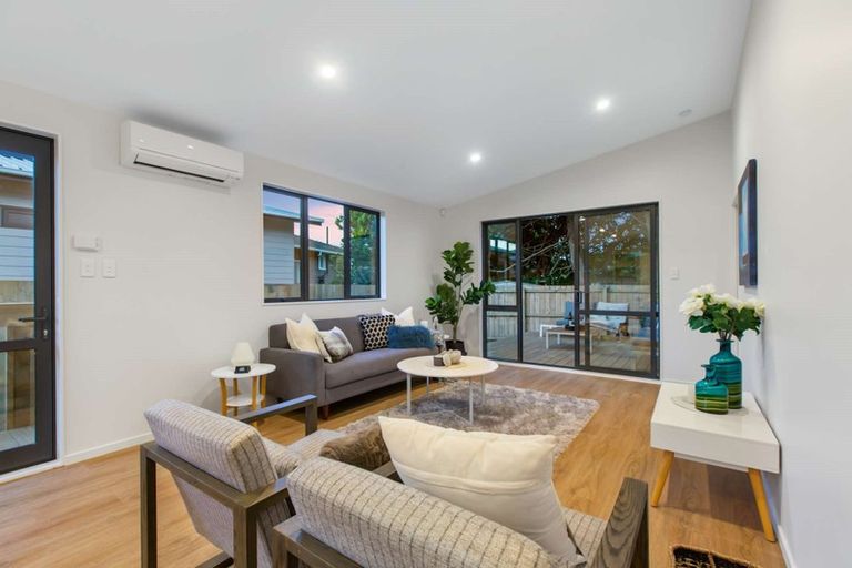 Photo of property in 10b Toatoa Place, Mangere Bridge, Auckland, 2022