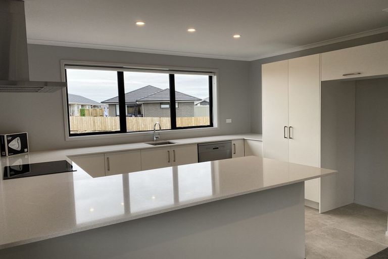 Photo of property in 15 Kahotea Place, Papamoa Beach, Papamoa, 3118