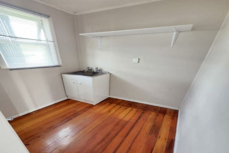 Photo of property in 12 Cargill Street, Papakura, 2110