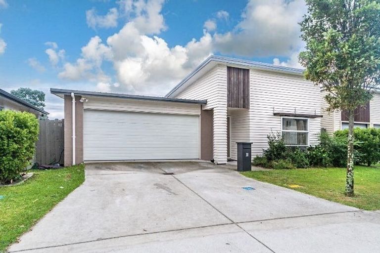 Photo of property in 30 Popokatea Drive, Takanini, 2112