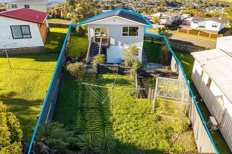Photo of property in 19 Sombrero View, Ascot Park, Porirua, 5024