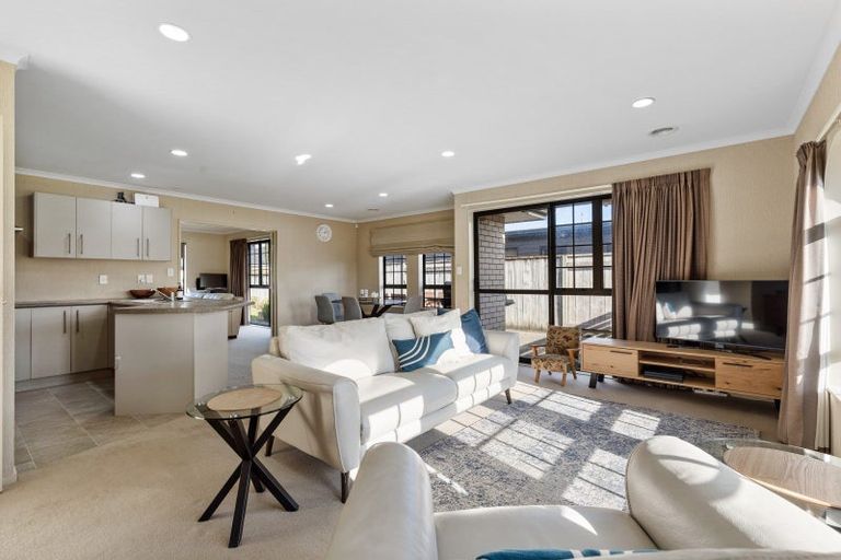 Photo of property in 8 Cleveland Heights, Kelvin Grove, Palmerston North, 4414