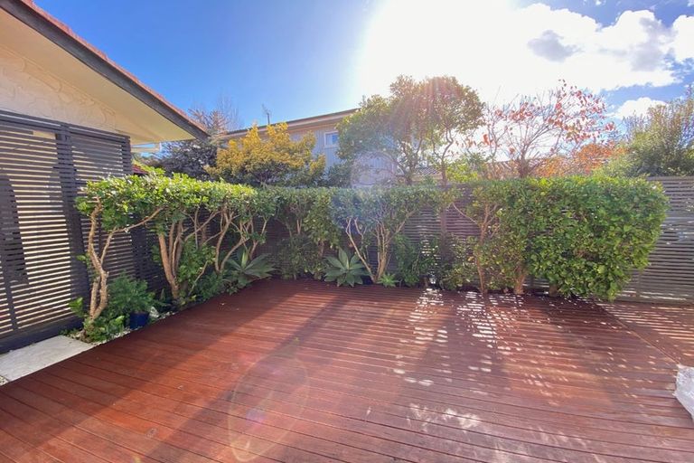 Photo of property in 28 Merriefield Avenue, Forrest Hill, Auckland, 0620