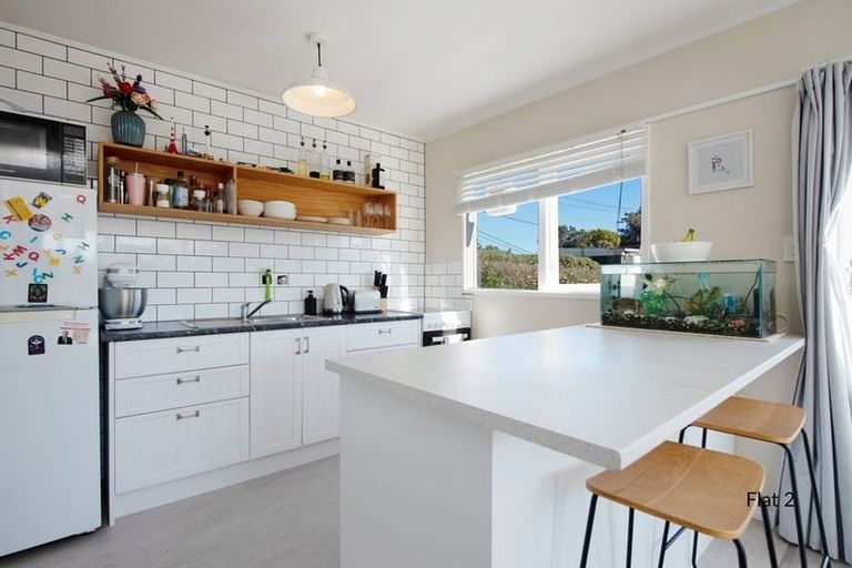 Photo of property in 2/17 Huntingdon Street, Northland, Wellington, 6012