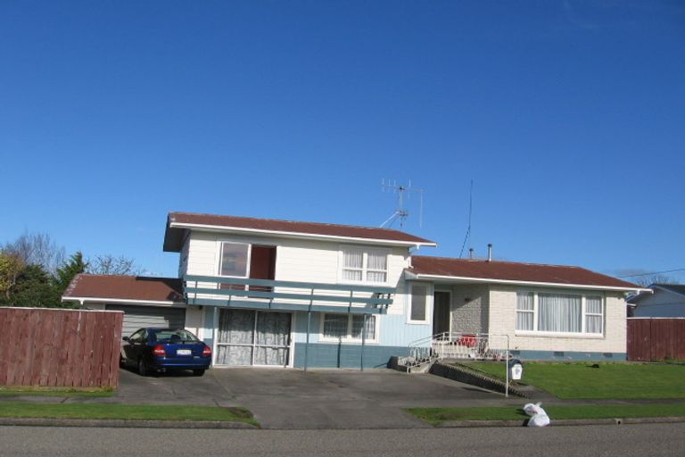 Photo of property in 2 Mcclure Street, Feilding, 4702