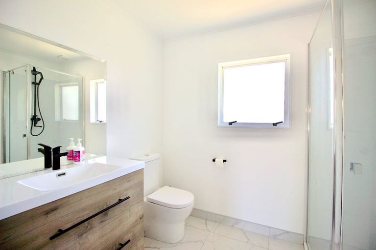 Photo of property in 1/64 Borich Road, Sunnyvale, Auckland, 0612